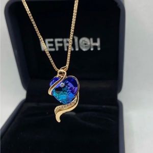 IEFRIOH Gold Peacock Stone Pendant